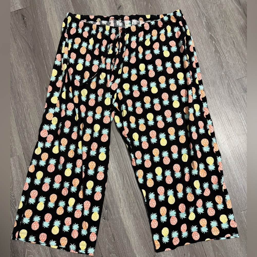 June & Daisy Wide-Leg Crop Length Lounge Pants with Colorful Pineapple Print